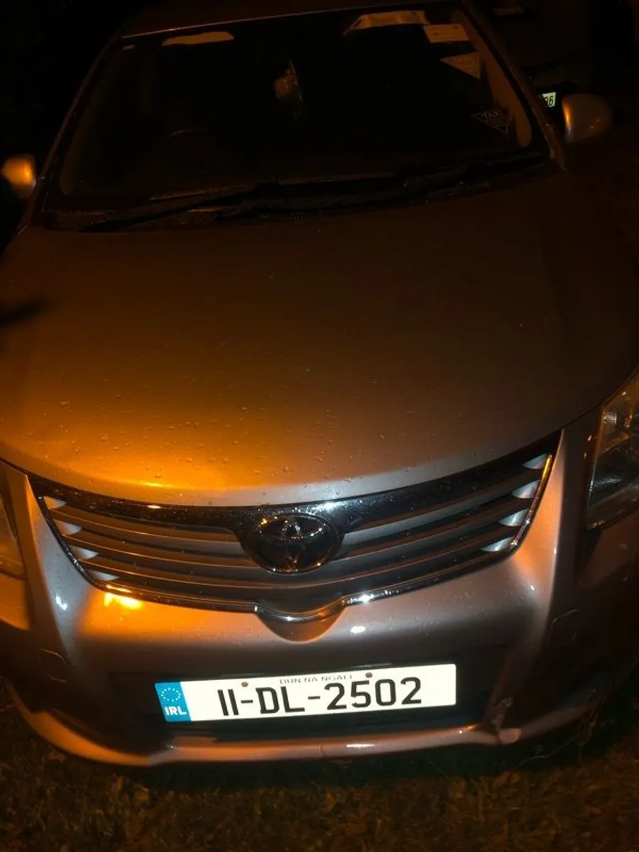 2011 Toyota Avensis - Image 2