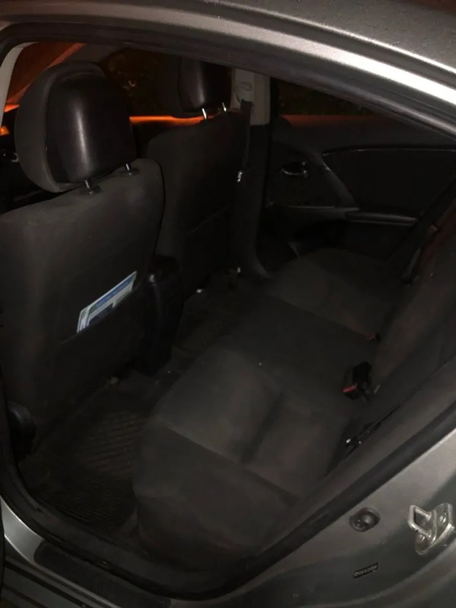 2011 Toyota Avensis - Image 3