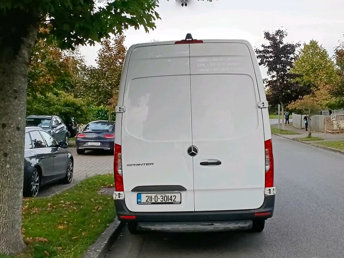 211 Mercedes Sprinter 316CDI 163PS Fridge - Image 4