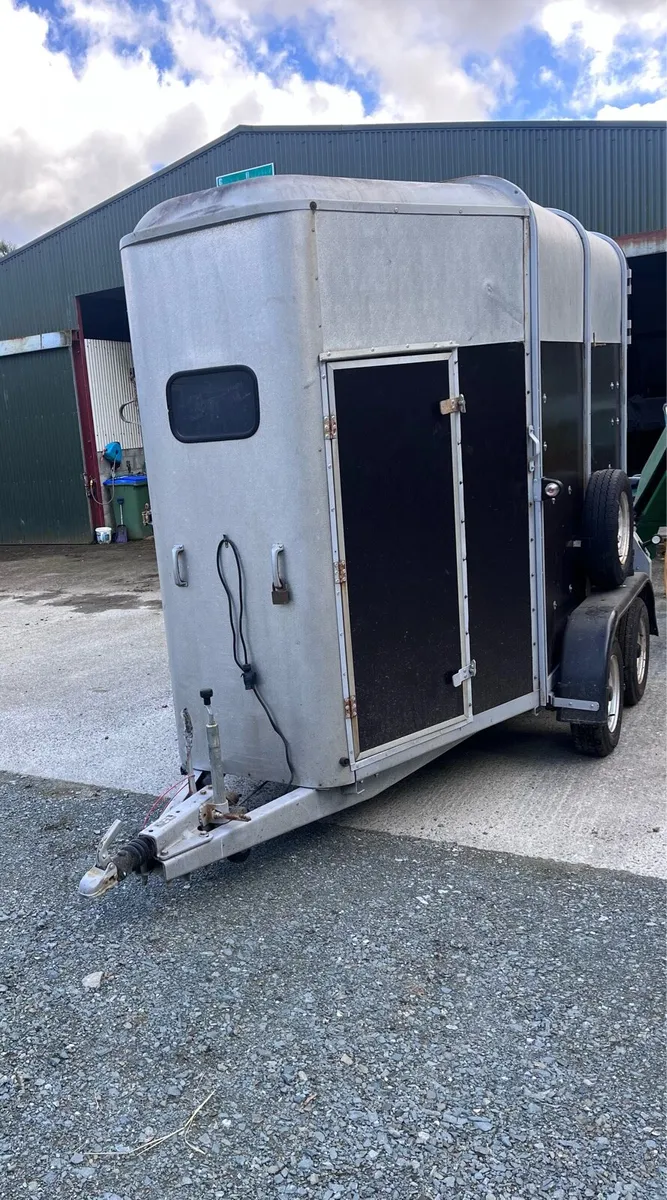 Horse box - Image 2