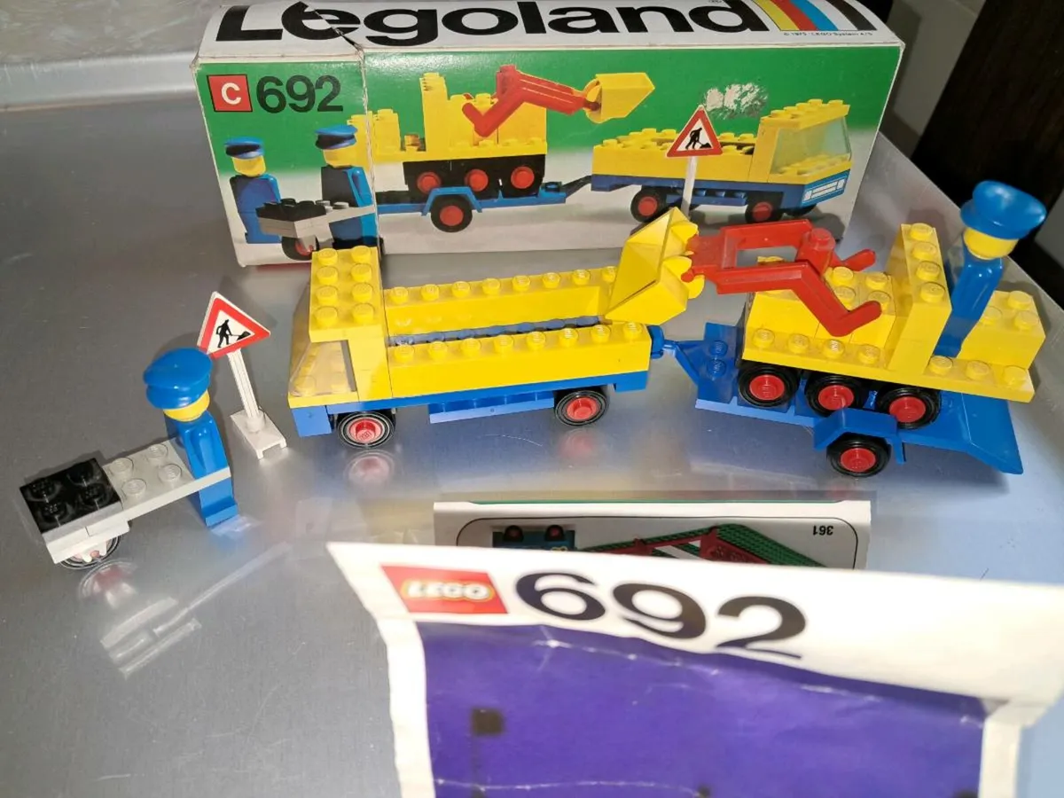 Lego Vintage 692: Construction Road Repair Crew - Image 2