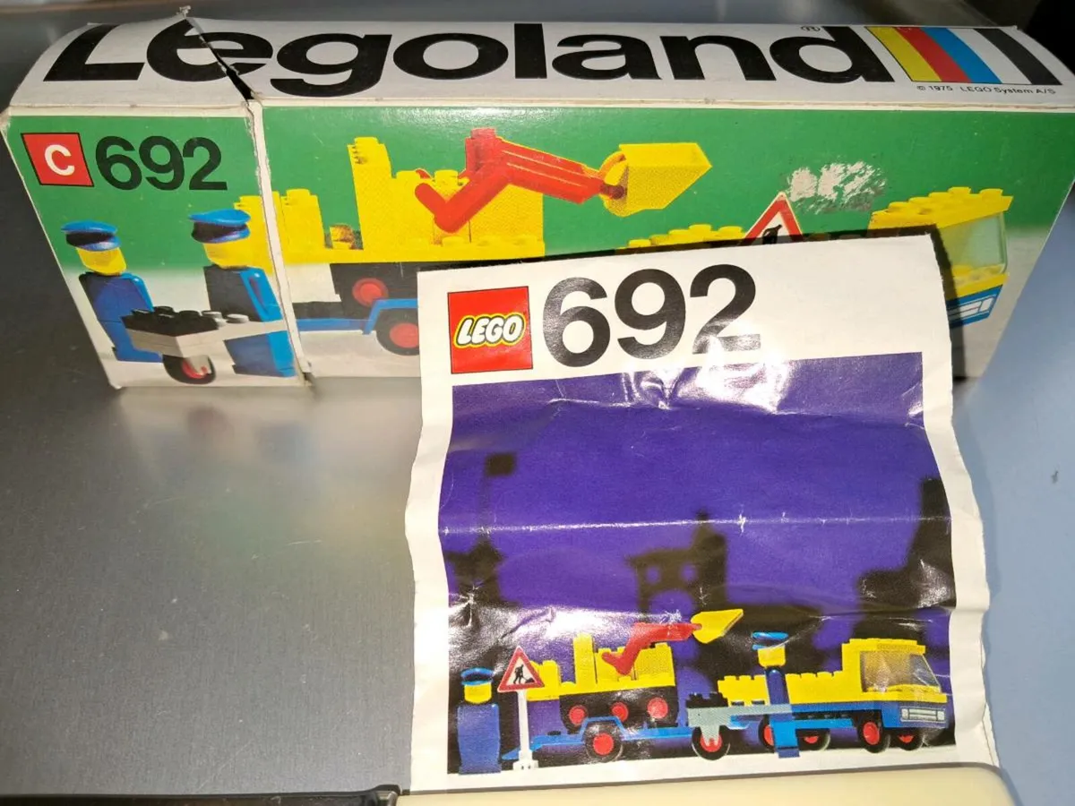 Lego Vintage 692: Construction Road Repair Crew - Image 3