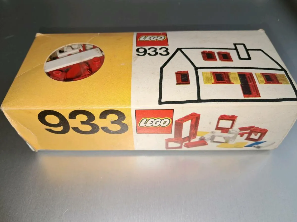 Lego Vintage 933: Doors and Windows - Image 1
