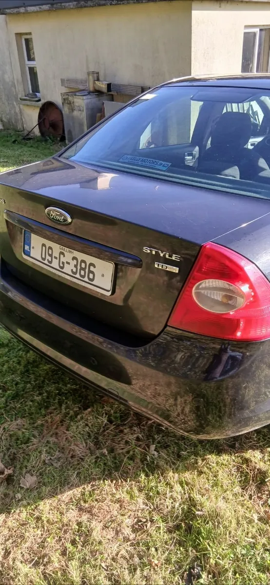 Ford Focus 2009 - Image 2