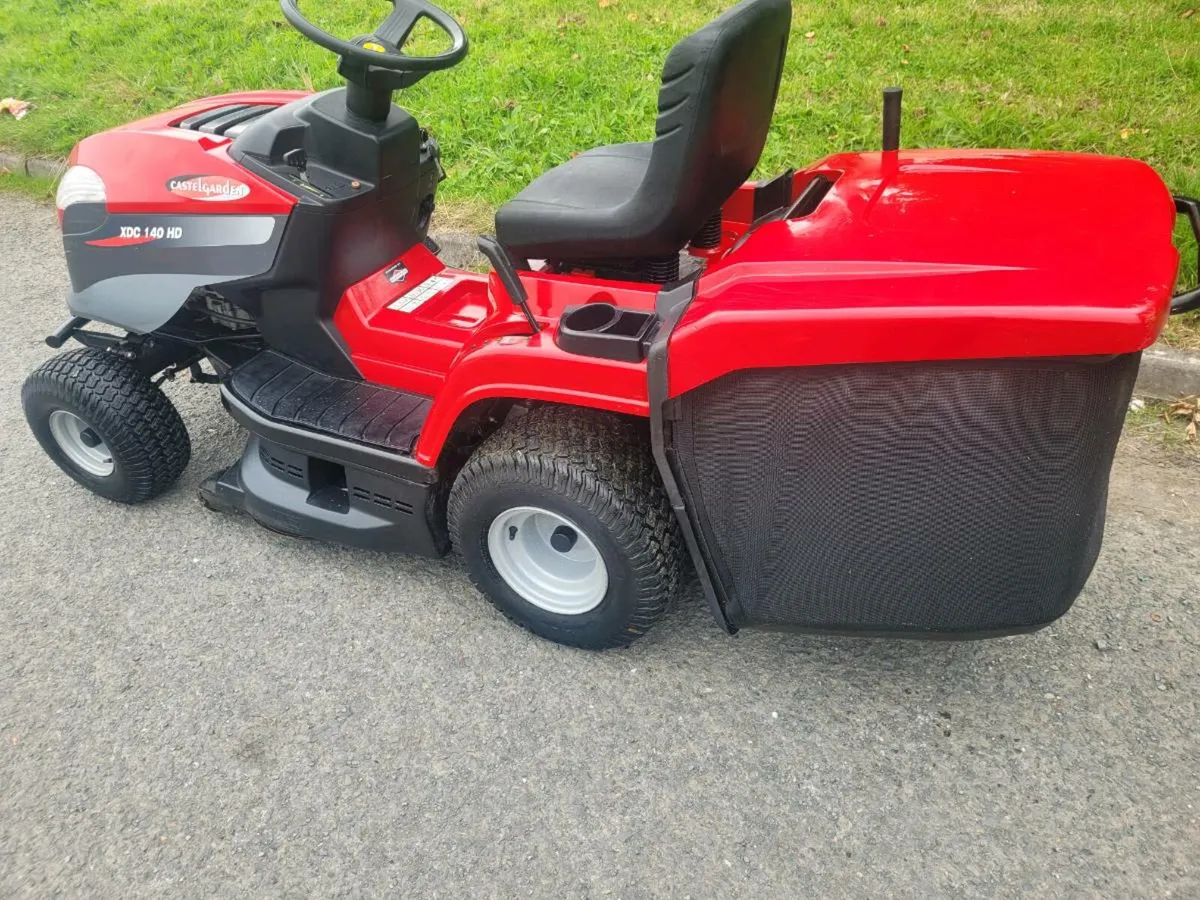 2017 castlegarden xdc140 - Image 2