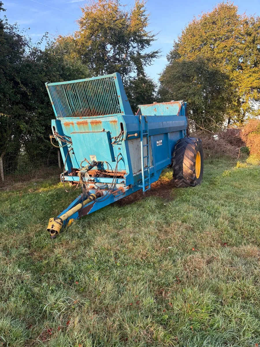 Dung spreader - Image 1