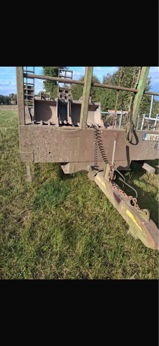 Low loader - Image 1