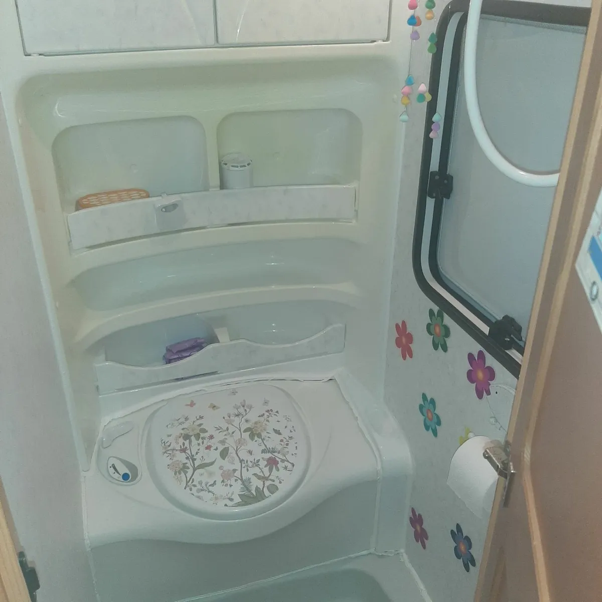 Caravan - Image 2