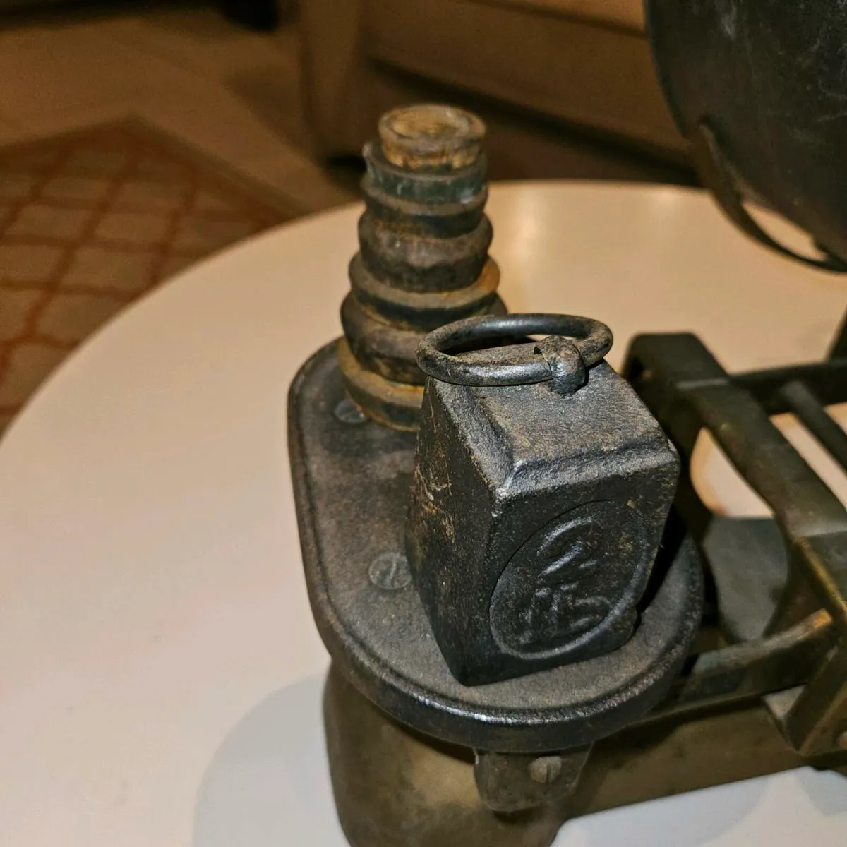 Antique weighing scales - Image 4