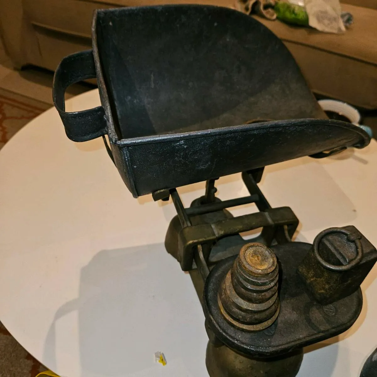 Antique weighing scales - Image 1