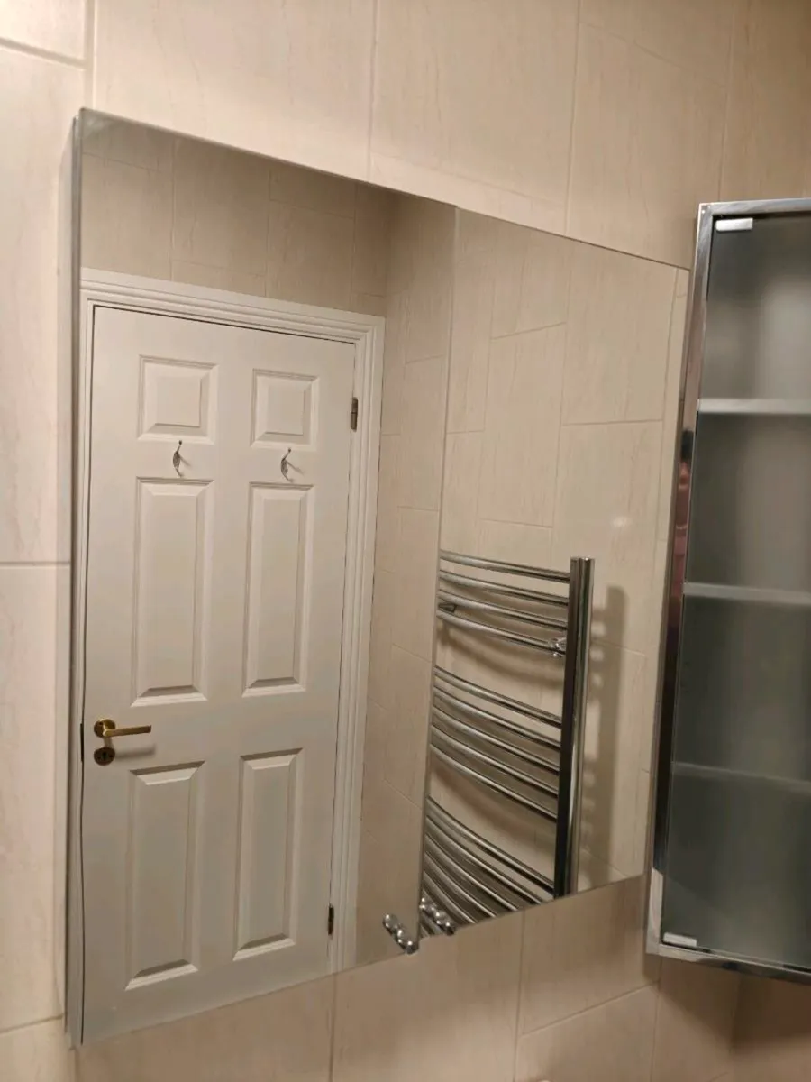 Mirrored Bathroom Cabinet - Image 2