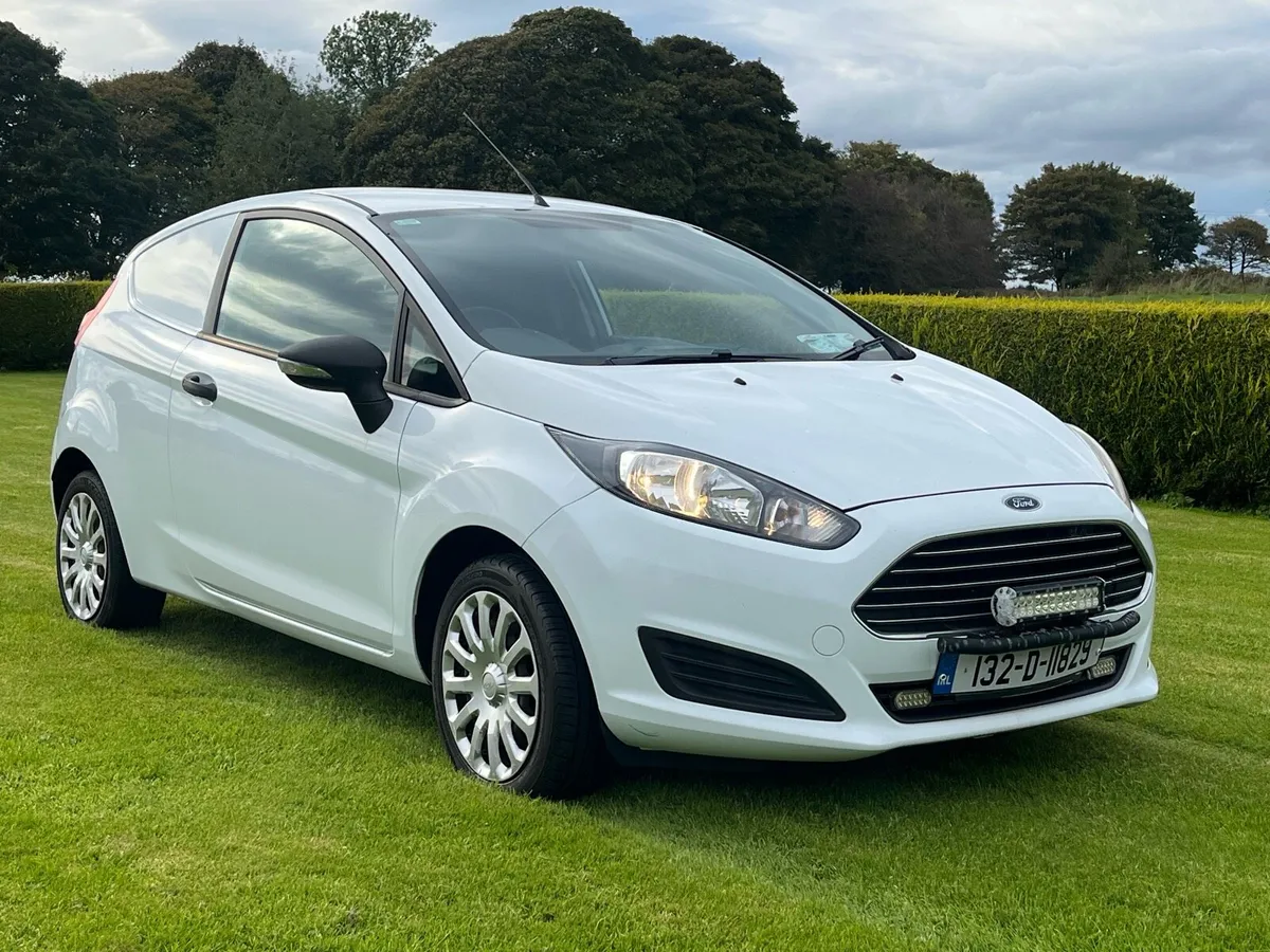 Ford Fiesta van - Image 1