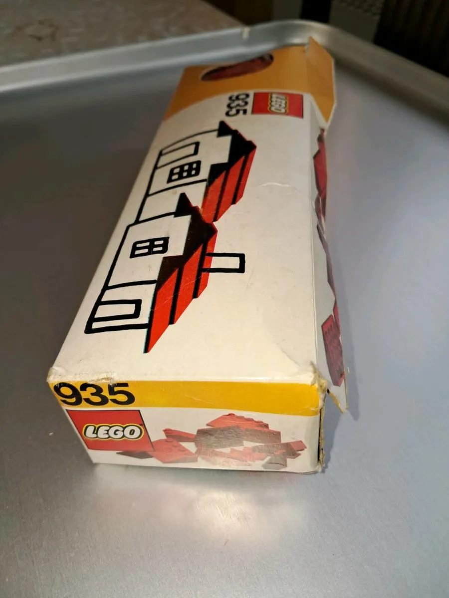 Lego Vintage 935: 33 degree Roof Tiles Set - Image 4