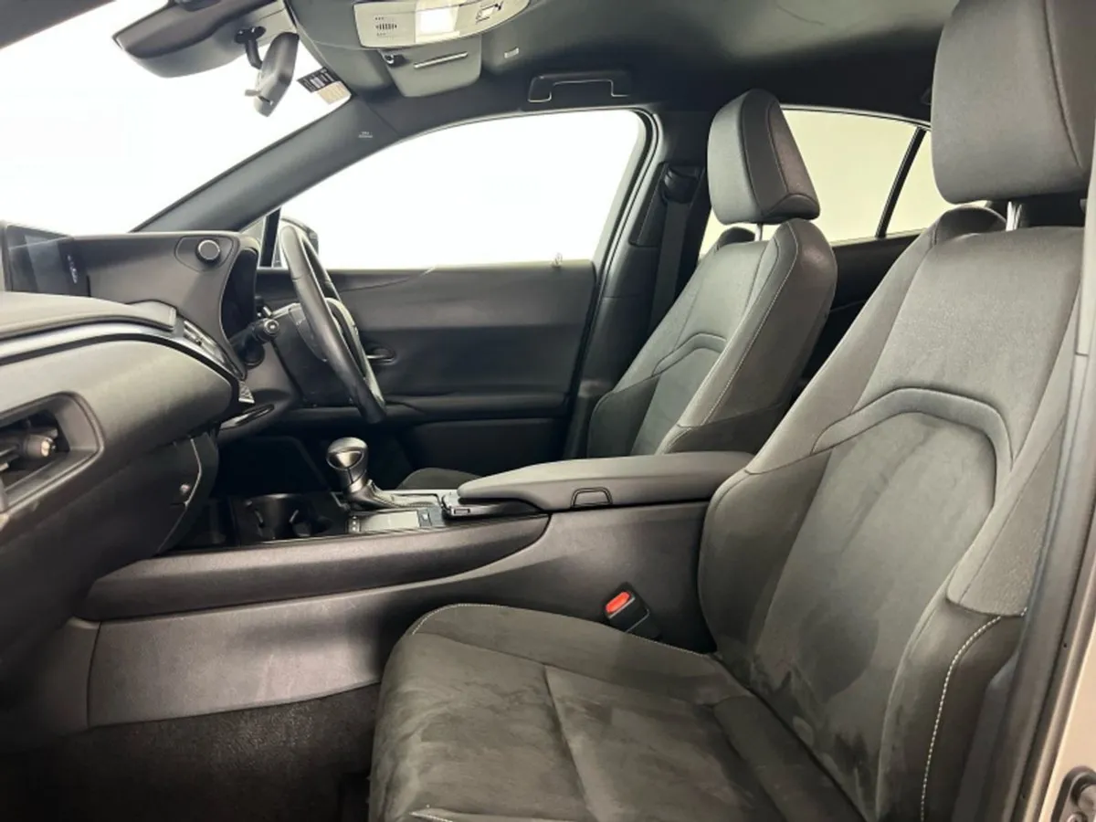 Lexus UX250h Dynamic - Image 2