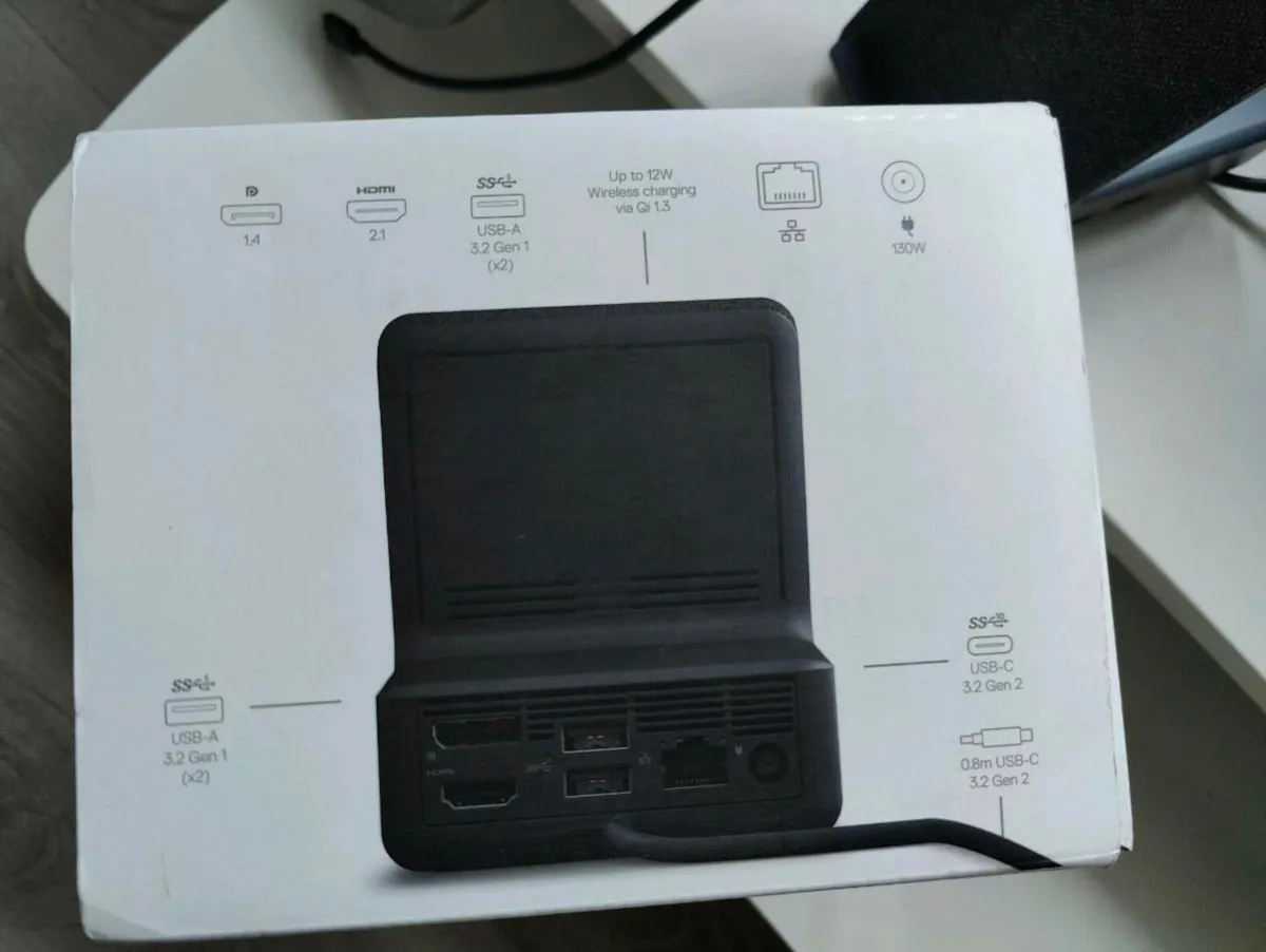 Dell Hd22 Docking station and Benq monitor - Image 1