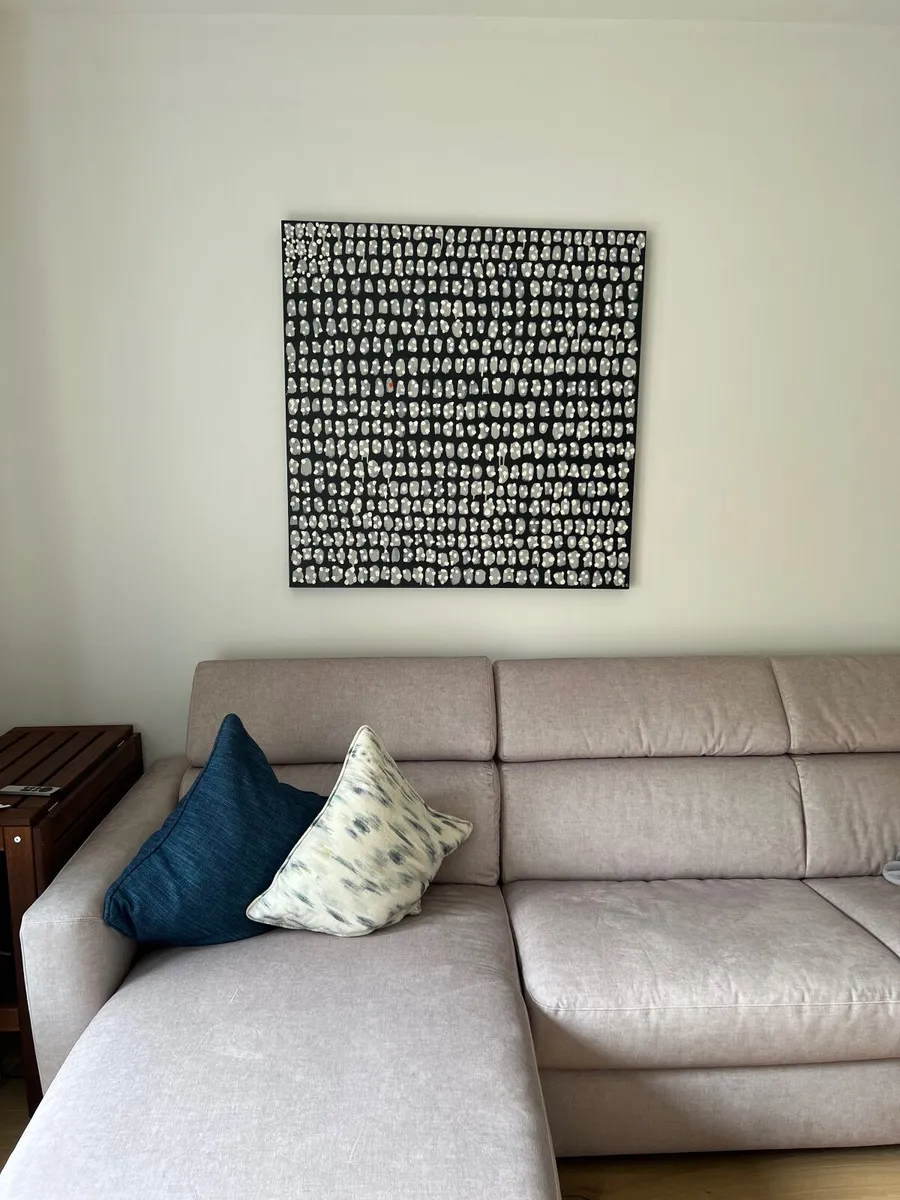 Black and white gallery - Image 1