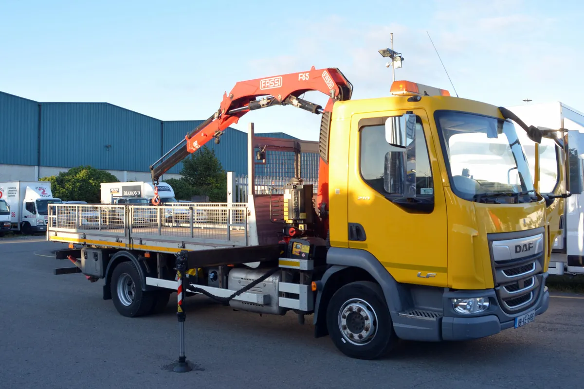 DAF LF 12Tonnes + FASSi remote crane - Image 2