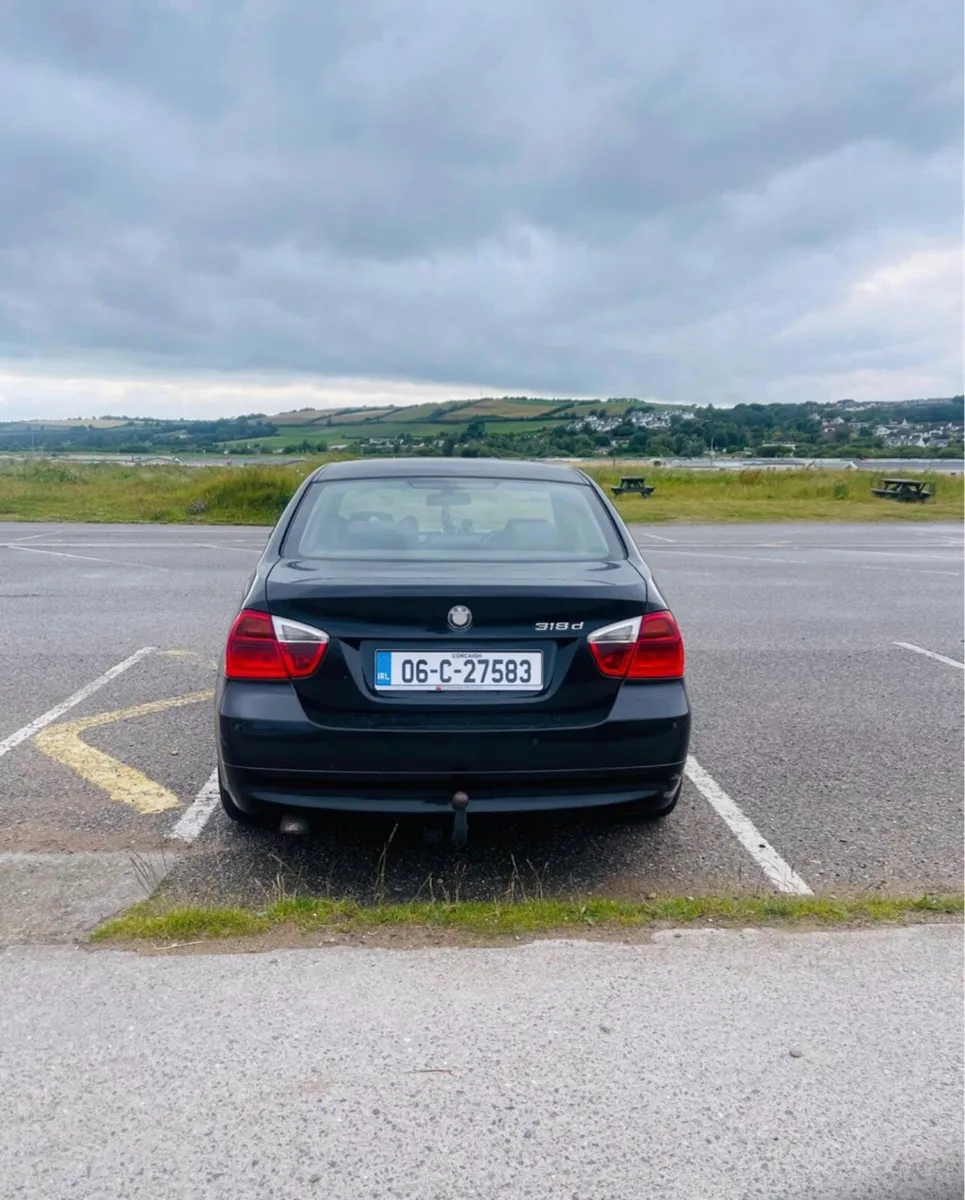 Car - Image 2