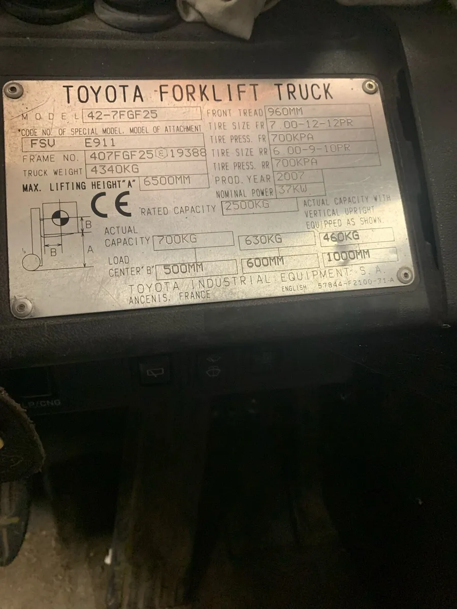 Toyota forklift. - Image 4