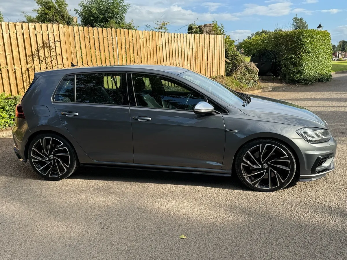 2018 Volkswagen Golf R  DSG - Image 4