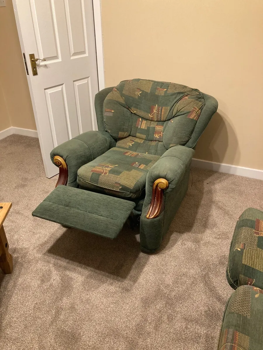 Couch & Reclining Armchairs - Image 2