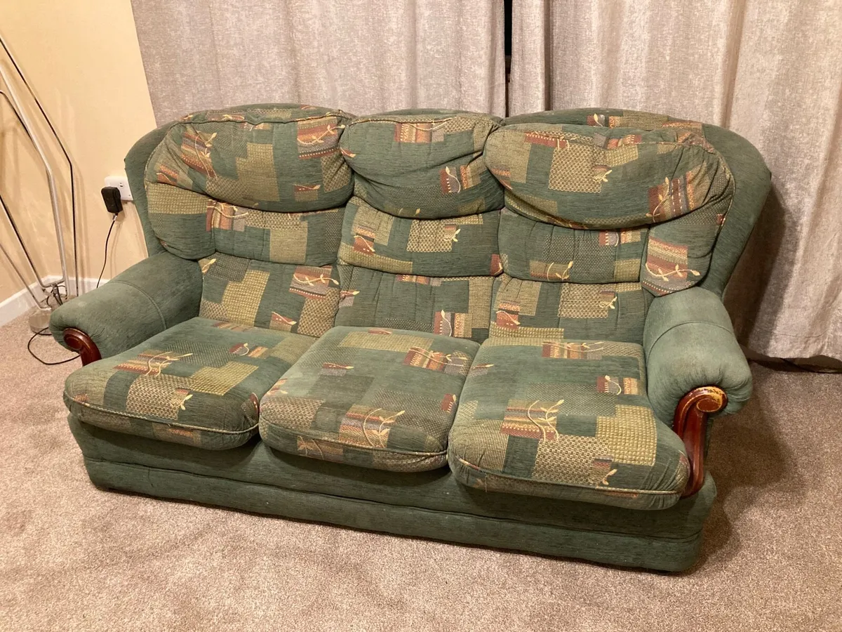Couch & Reclining Armchairs - Image 3