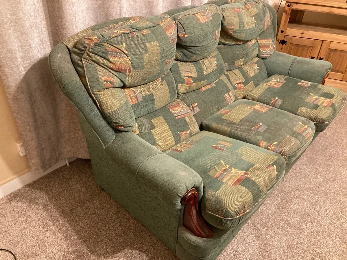 Couch & Reclining Armchairs - Image 4