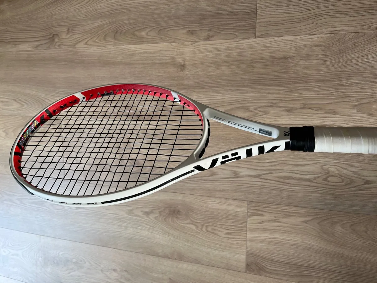 Tennis racket - Image 1