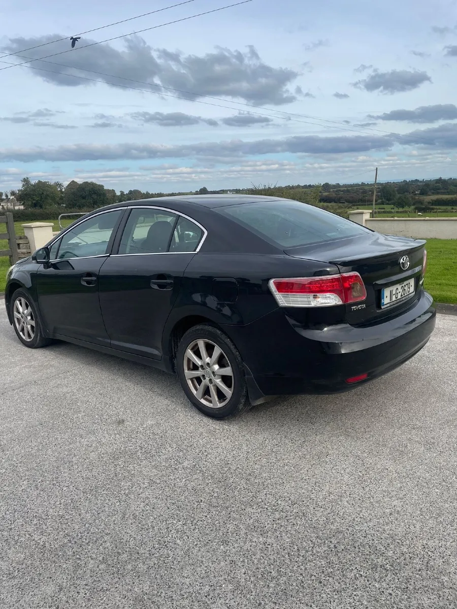 Toyota Avensis 2011 - Image 4