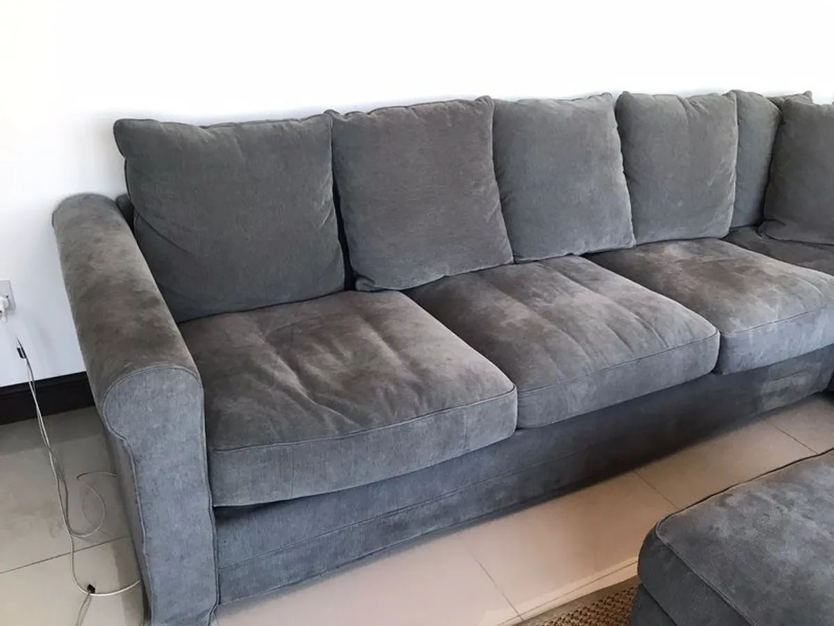 5 seater corner sofa & footstool - Image 2