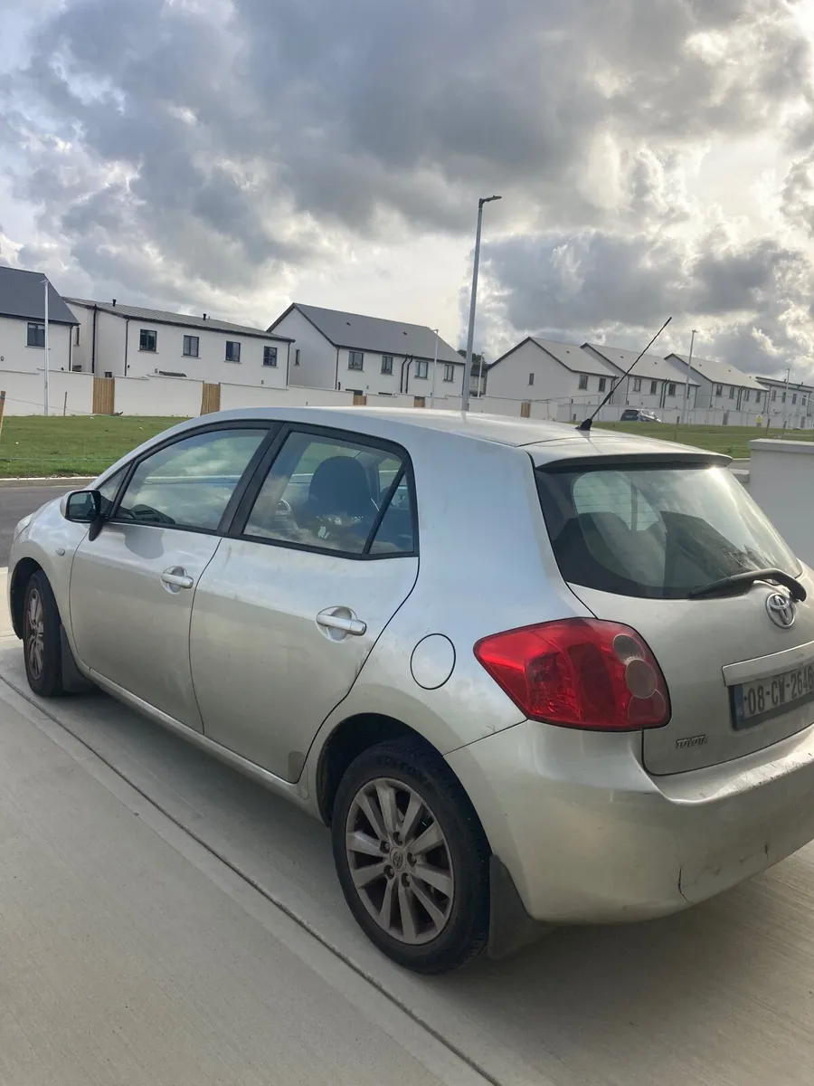 Toyota Auris 2008 - Image 2