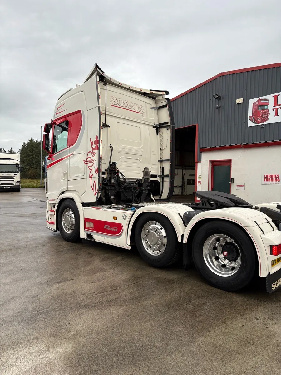 Scania S580 2019 6x2 Midlift Full Air - Image 4