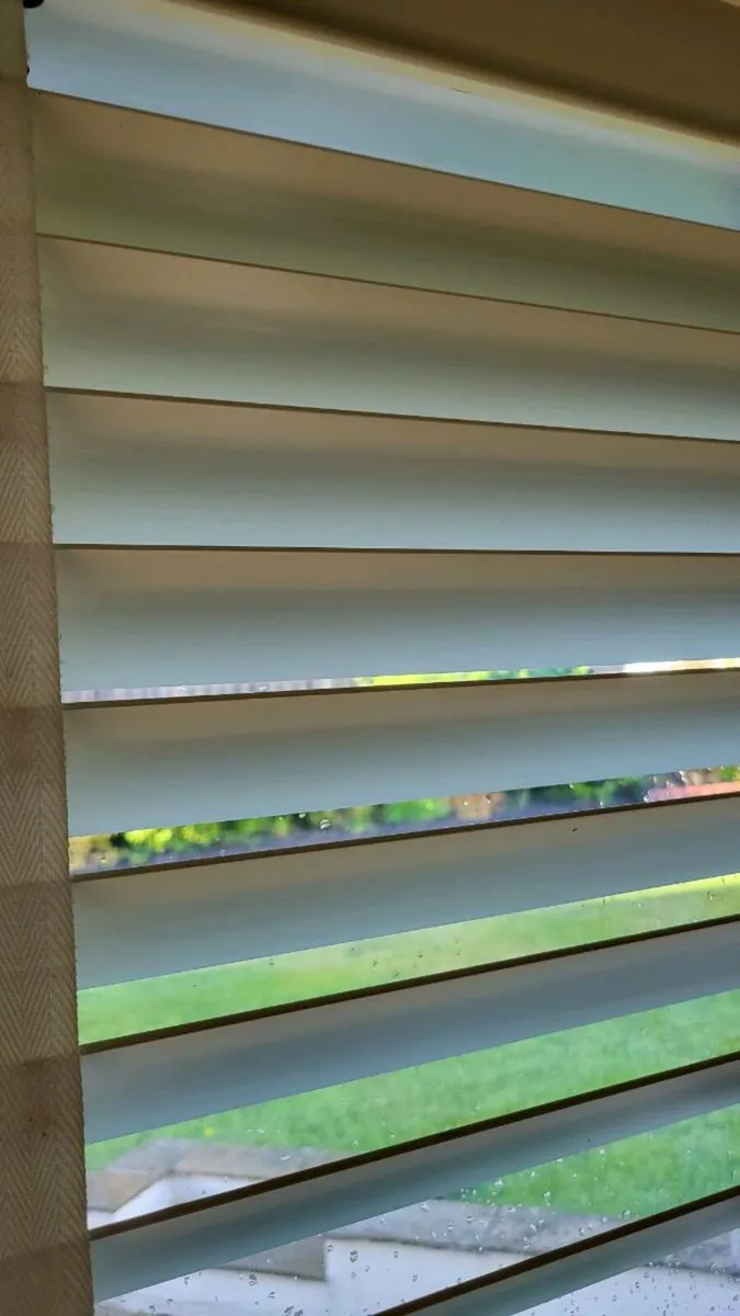 Cream wooden blinds - Image 2