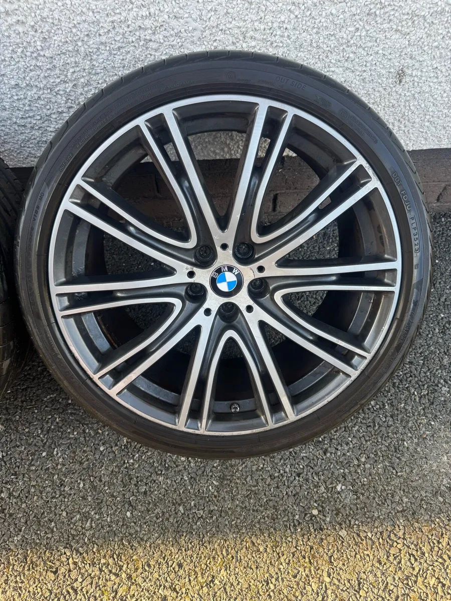 20’ GENUINE BMW G30 ALLOY WHEELS & TYRES 759M - Image 1