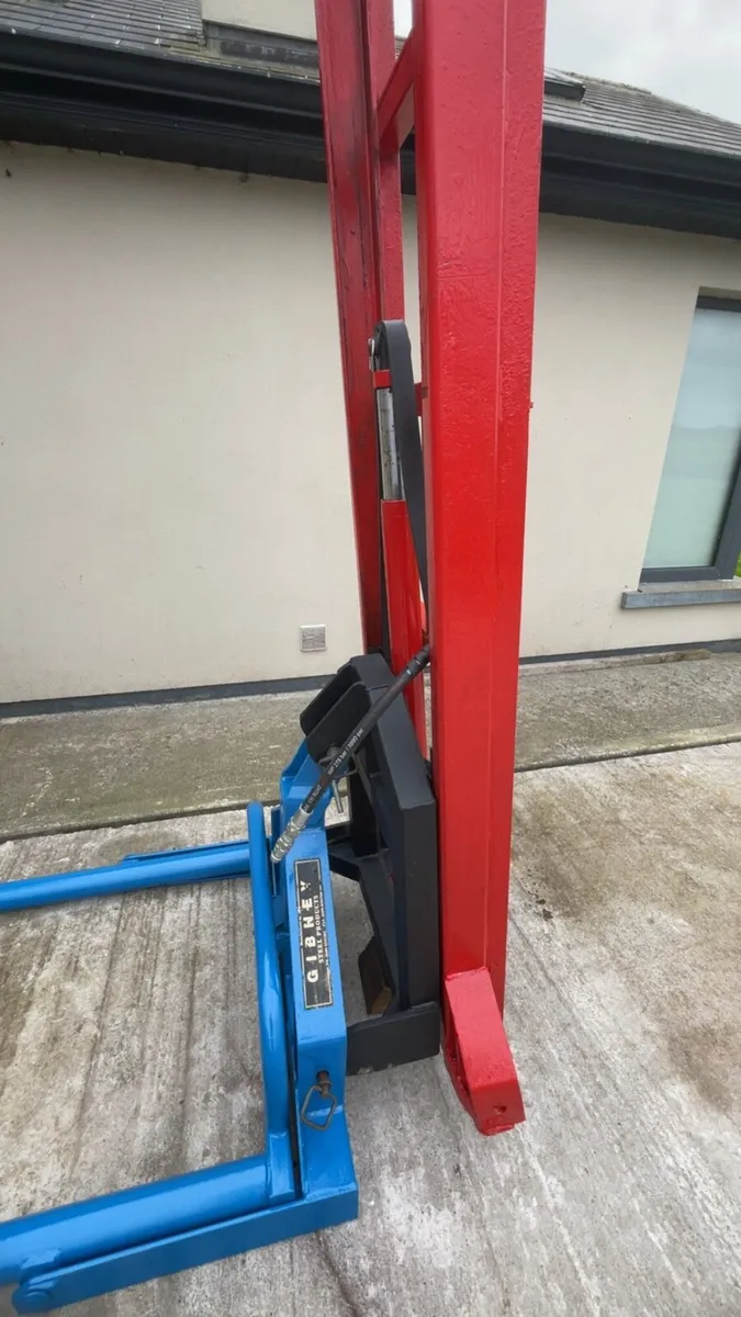 Fork lift mass with bale handler - Image 2