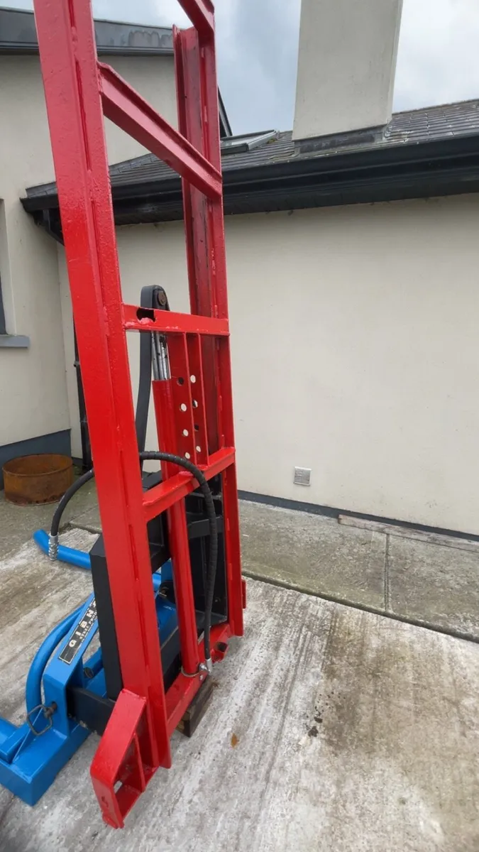 Fork lift mass with bale handler - Image 3