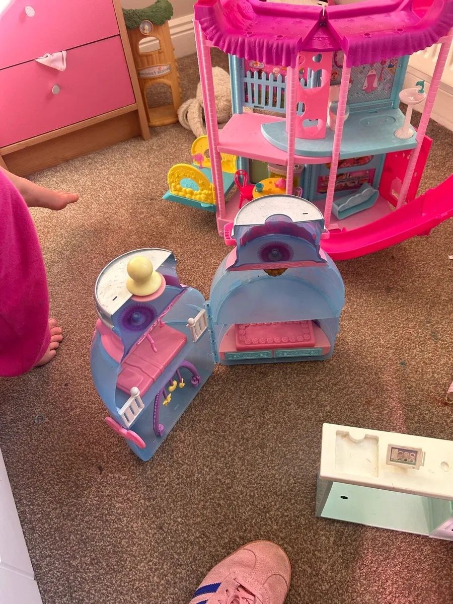 LOL and Barbie and OMG dolls - Image 1