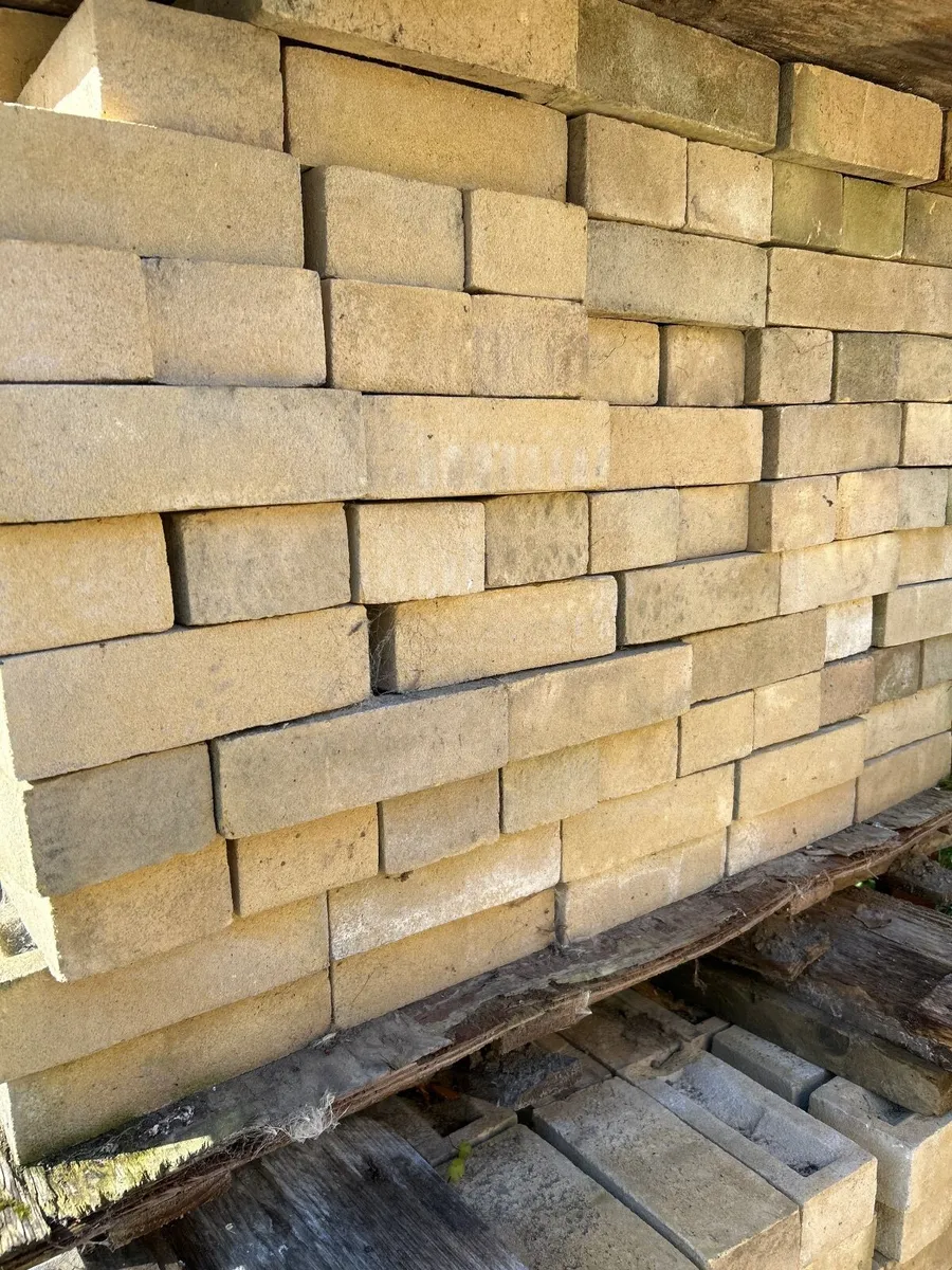 Bricks yellow buffed - Image 2