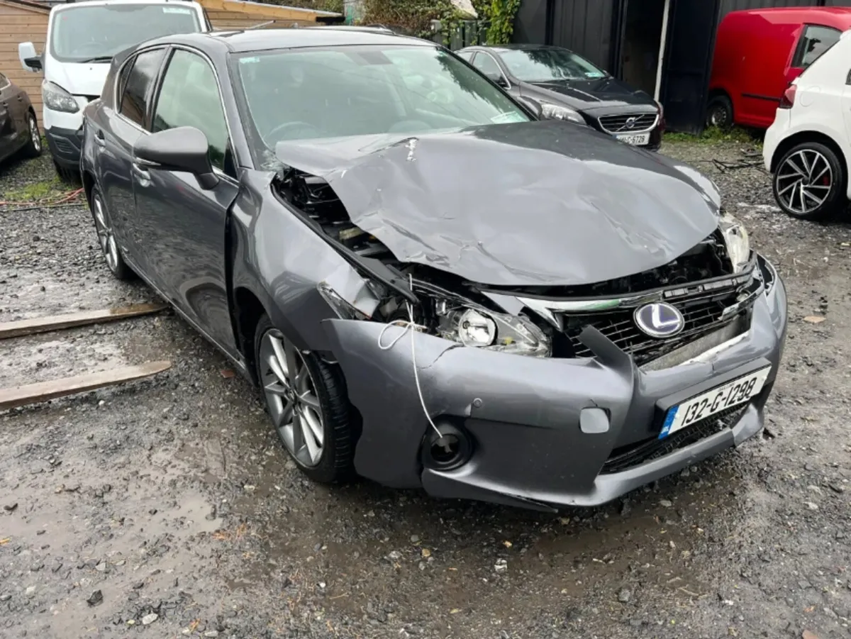 132 Lexus CT200 1.8 Hybrid - Image 4