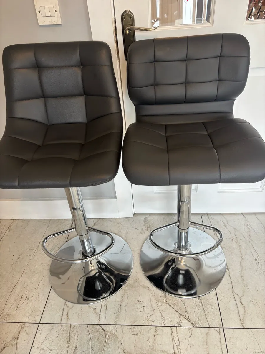 Bar stool - Image 1