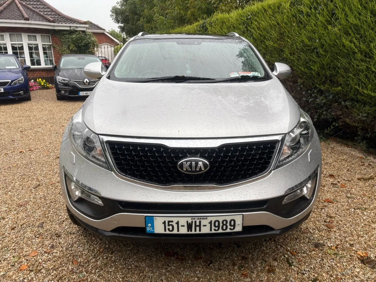 2015 Kia Sportage ,4x4, 6 speed manual - Image 3