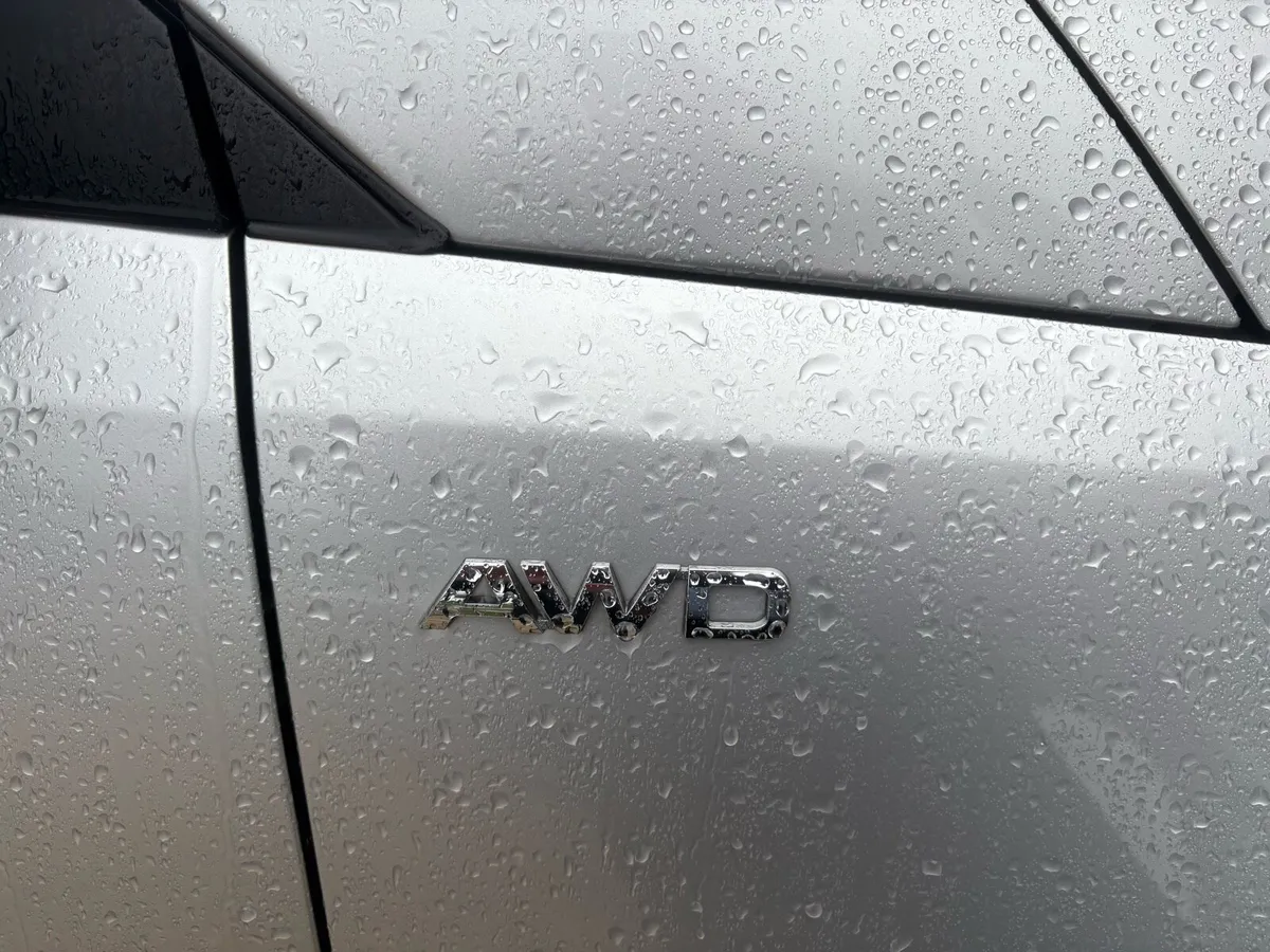 2015 Kia Sportage ,4x4, 6 speed manual - Image 4