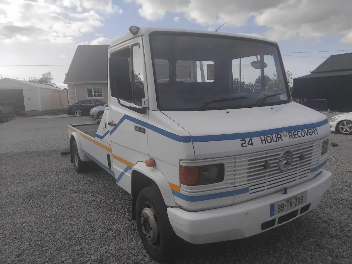 Vintage Mercedes Lorry - Image 1
