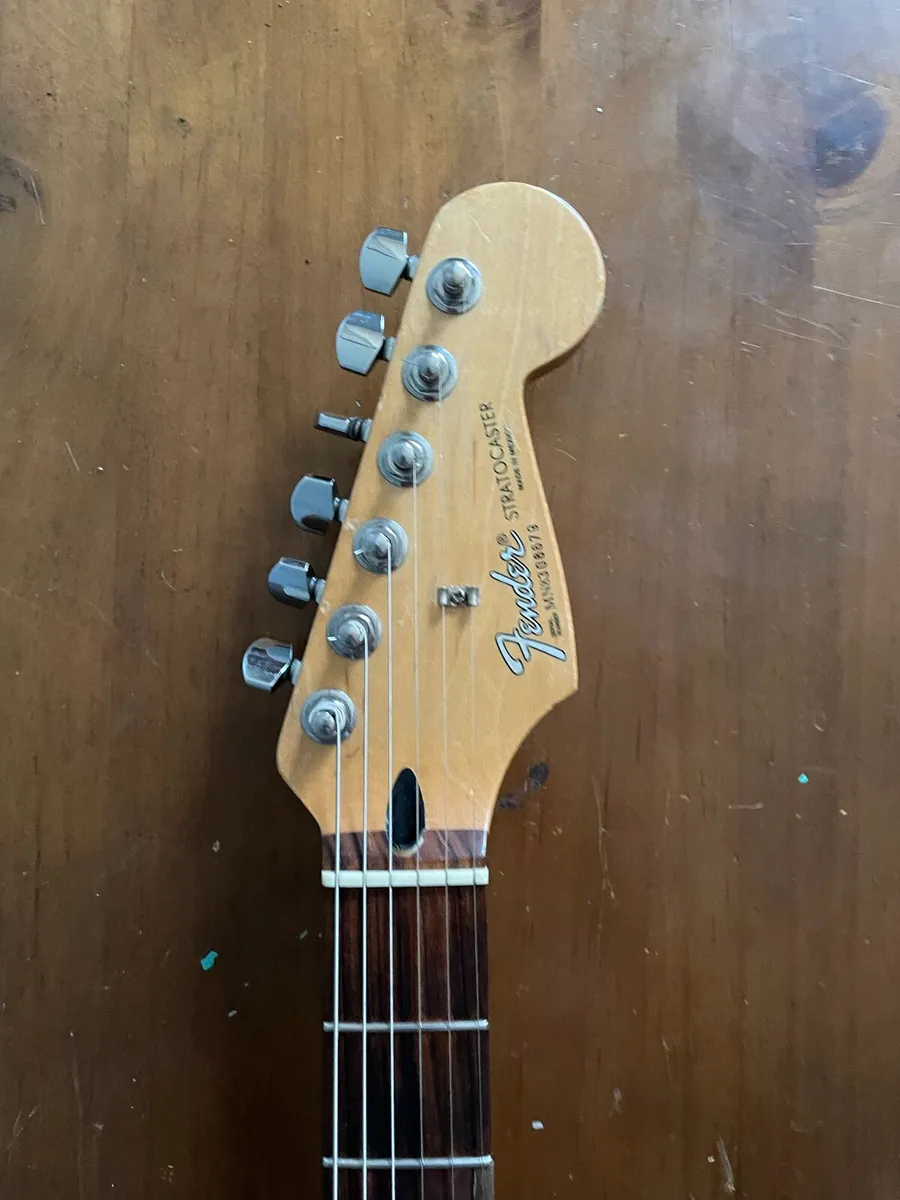 Fender Strat - Image 4