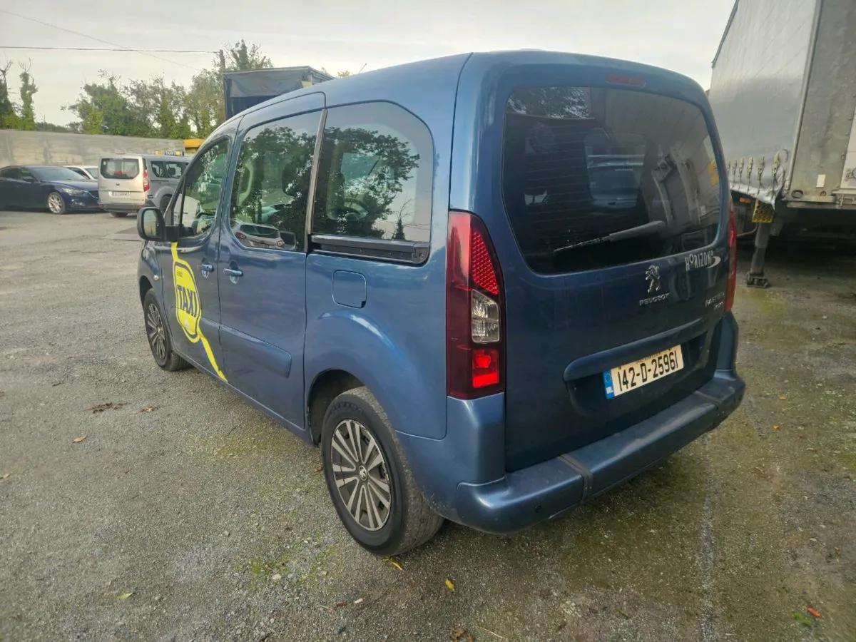 Taxi for rent - Image 3