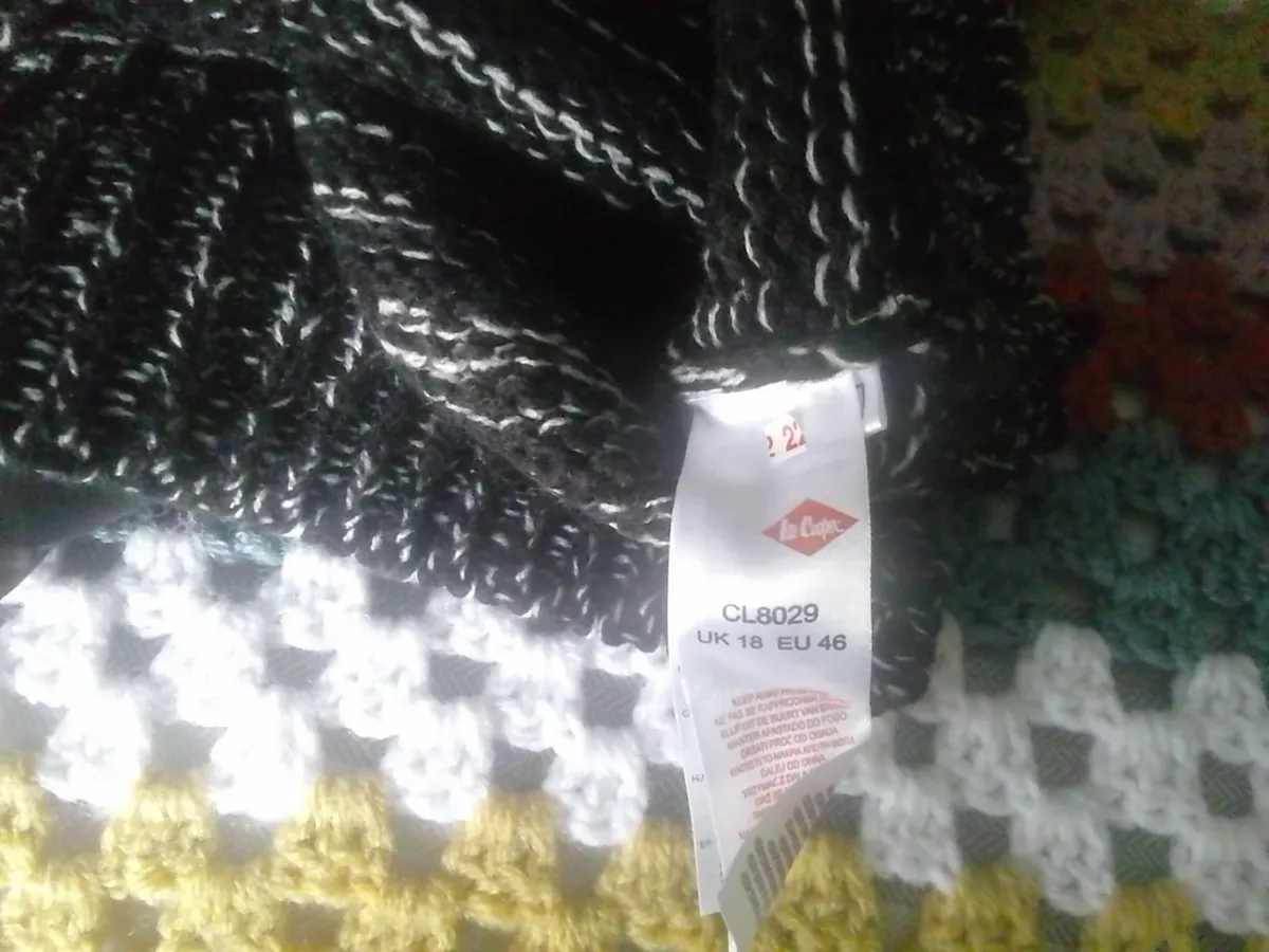 LEE COOPER VINTAGE BLACK & WHITE CARDIGAN SIZE 18 - Image 2