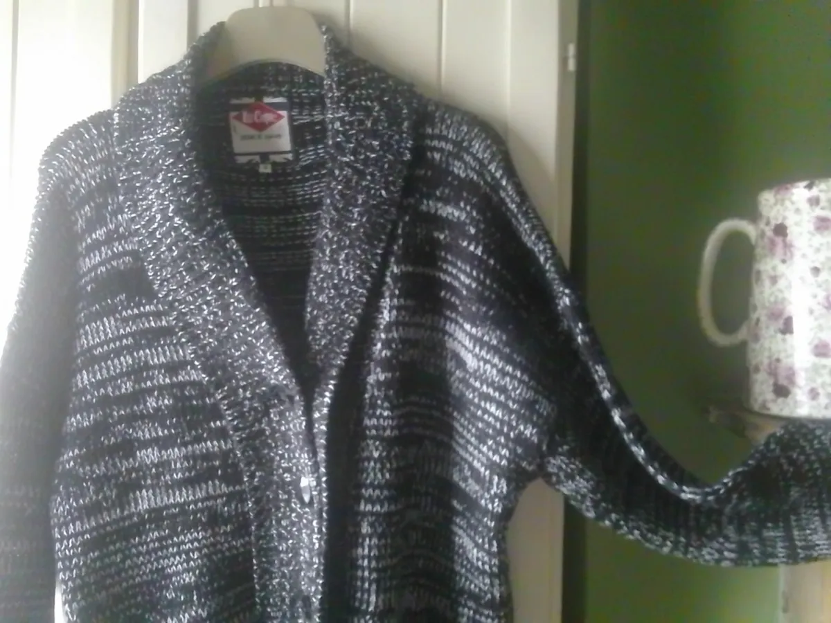 LEE COOPER VINTAGE BLACK & WHITE CARDIGAN SIZE 18 - Image 1