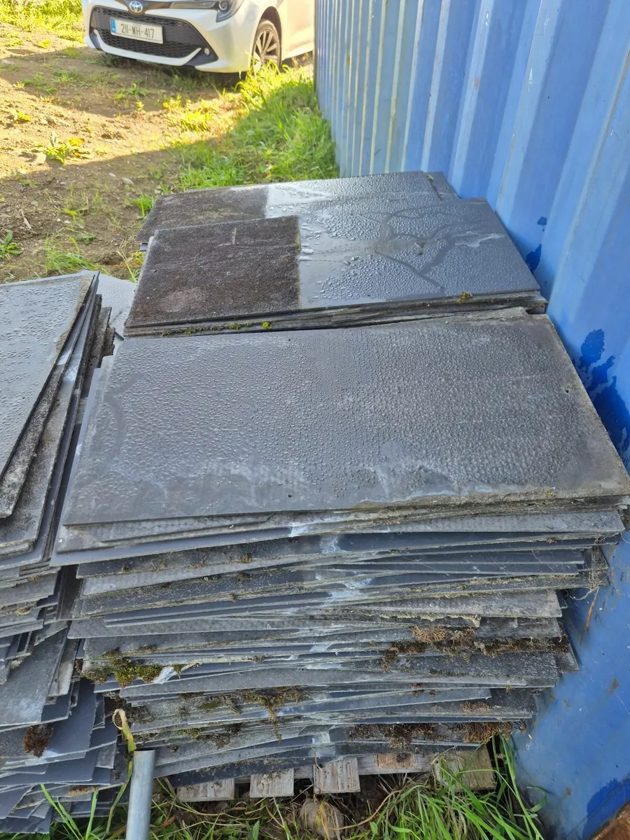 Roof Slates - Image 1