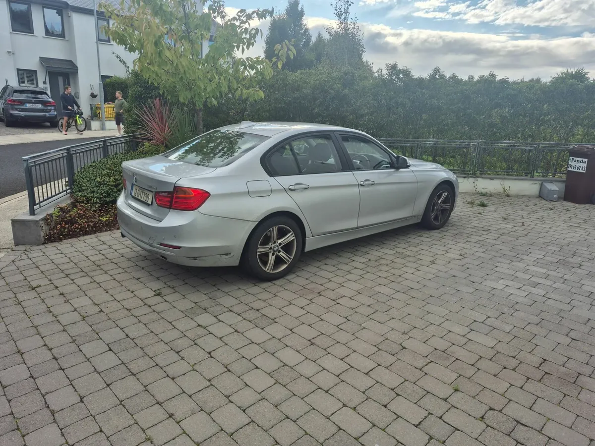 BMW 3-Series 2012 - Image 2