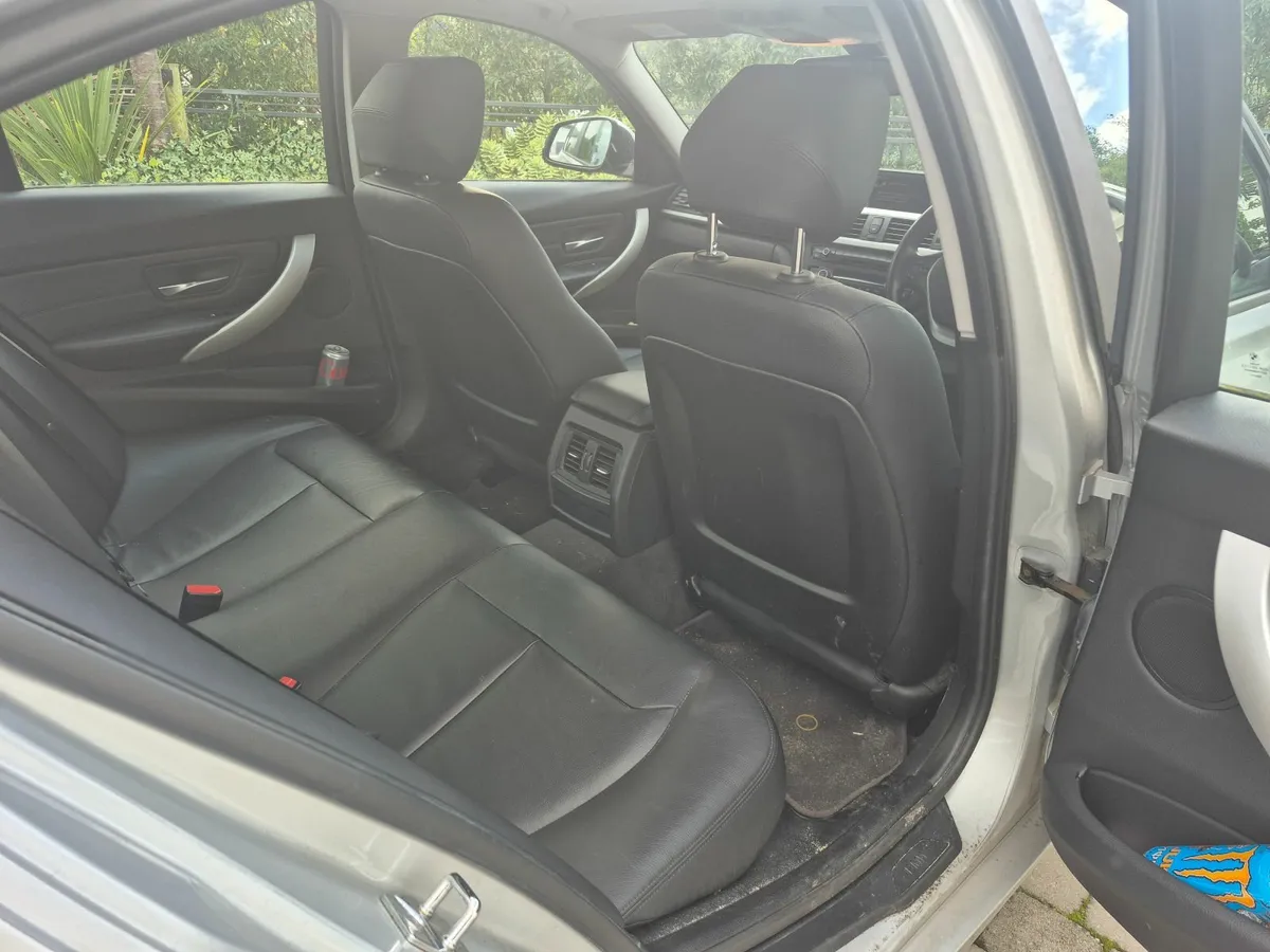 BMW 3-Series 2012 - Image 4
